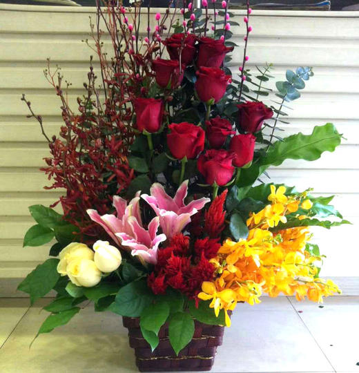 玫瑰百合祝福拜年花篮