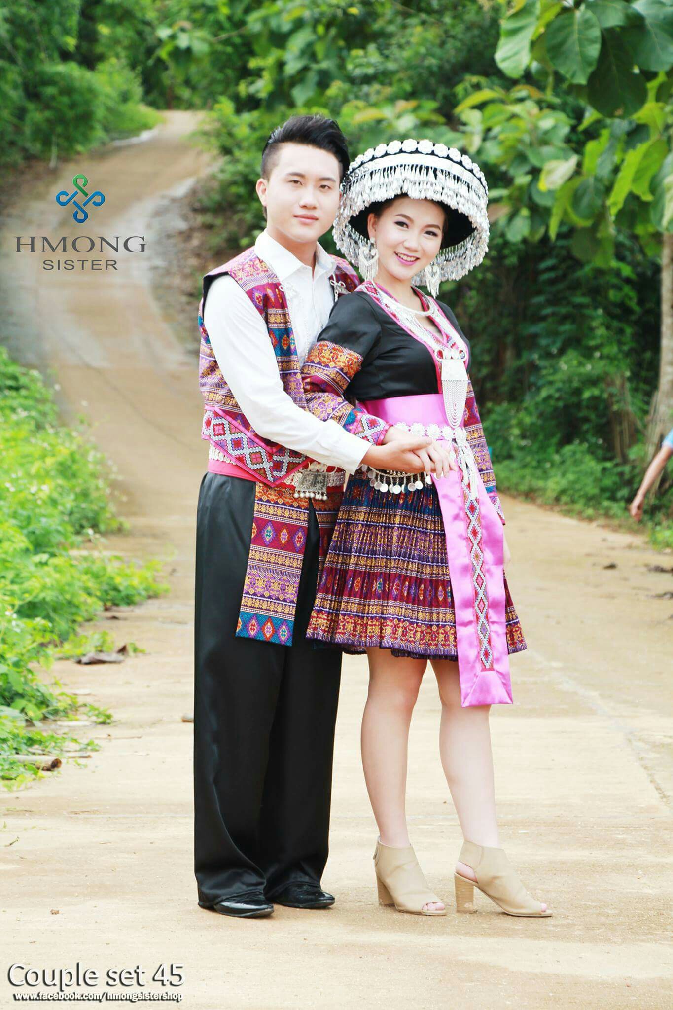 泰国苗族服装最新情侣款,女装款服装 帽子,其它不包括套餐内.