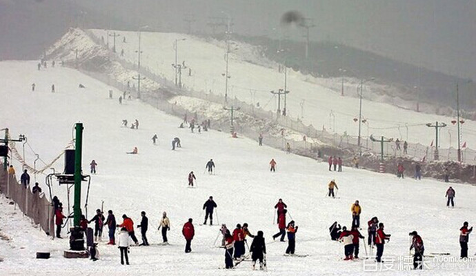 清凉山滑雪场平日,周末,假日滑雪票团购