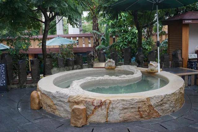 【漳州享优惠】55元限量抢购一大一小漳州角美多棱酒店温泉门票,畅泡