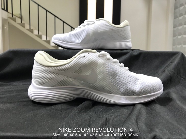 耐克公司真标nikezoomrevolution4运动休闲轻便跑步鞋