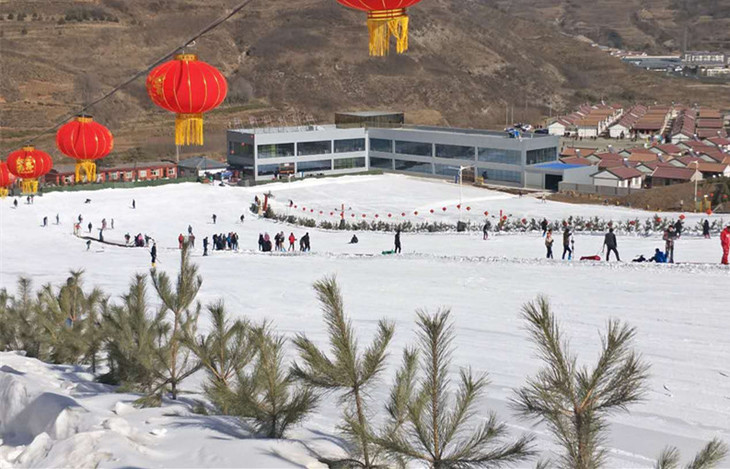 滑雪面积,提升雪面平整度和蓬松度,六盘山滑雪场带给您超爽的滑雪感受