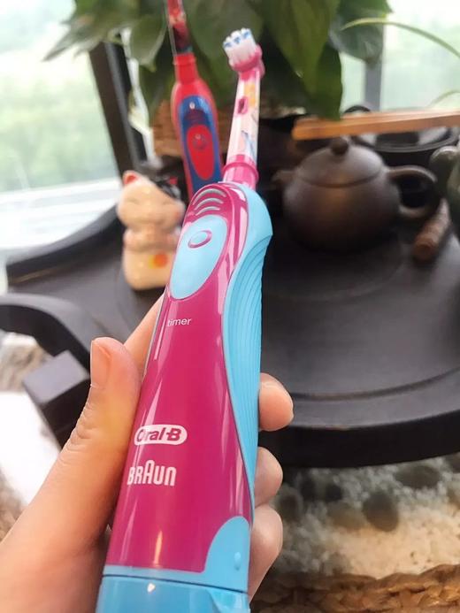 b0515172儿童可爱卡通印花柔软花状刷头电动牙刷