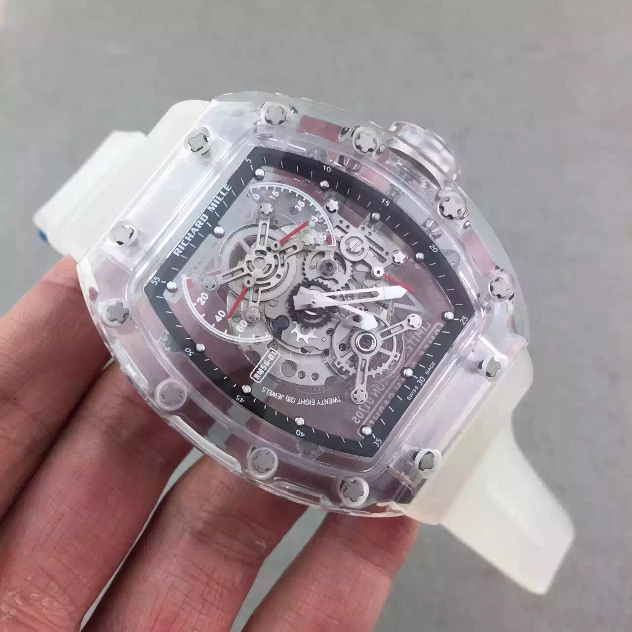  4、这款高仿手表值多少钱？ 