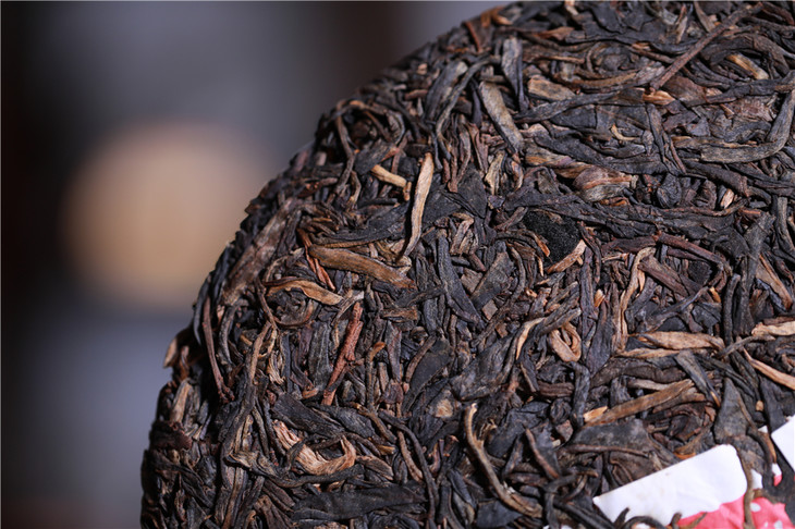 澜沧古茶2010年邦崴古树茶普洱茶老生茶珍藏大饼纯料400g