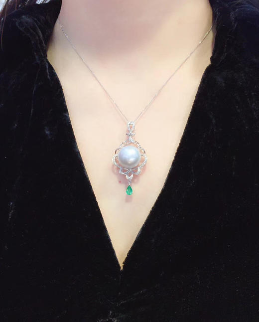 天然澳白珍珠吊坠18k金钻石祖母绿镶嵌珠子1415镶嵌后正圆珠强光微瑕