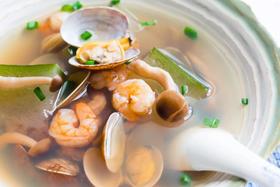 荷叶冬瓜虾蛤汤