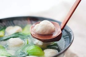 自制鱼丸青菜汤