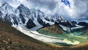 队员游记 | 穿越博格达：冰川、雪莲，在封山之前万幸相见······ 