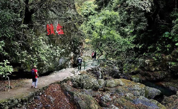 福州皇帝洞大峡谷 两人门票 酒店标间(含两份早餐)