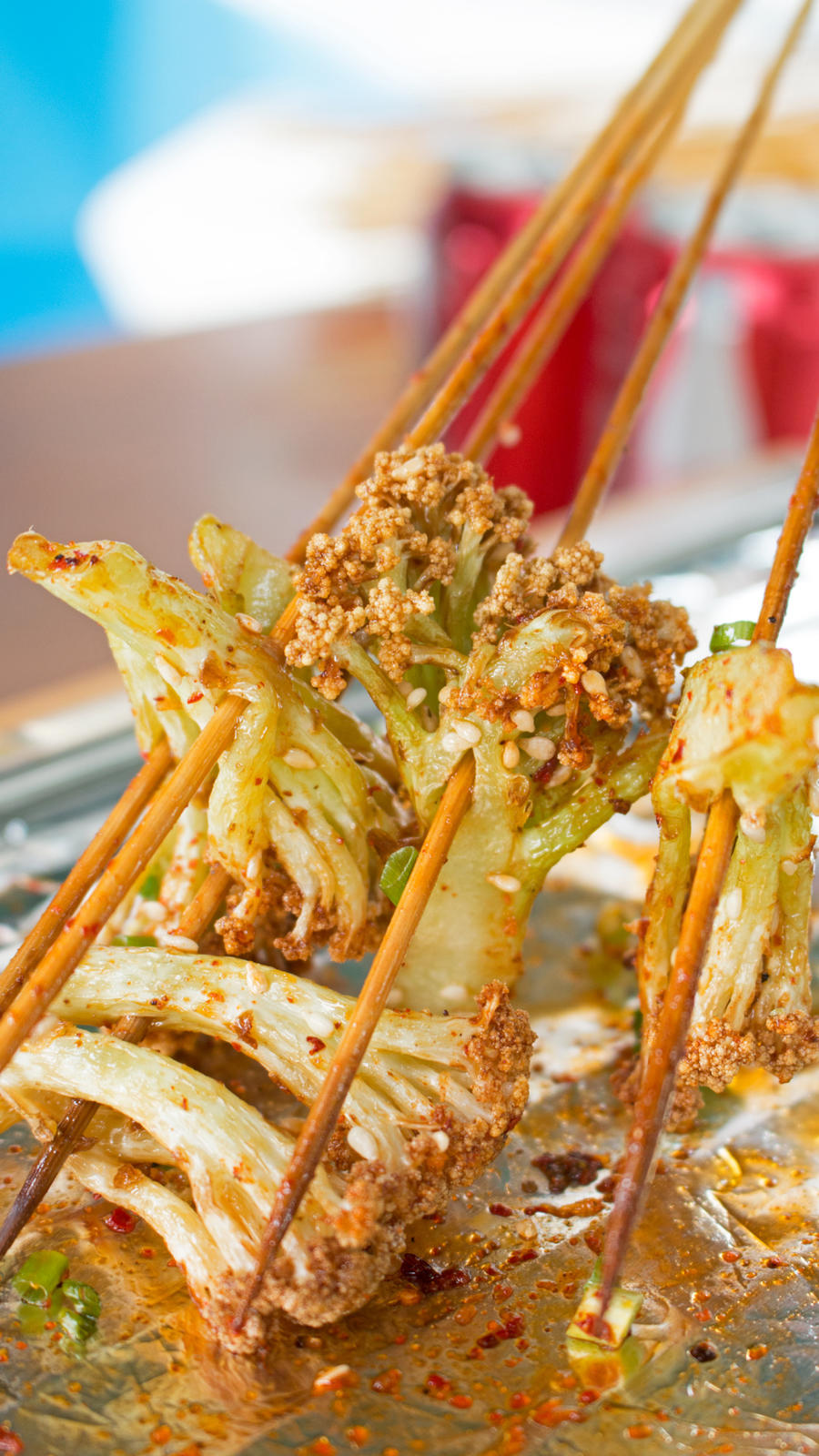花 菜 油炸花菜的口感与干锅花菜有些许相似,炸干水分的花菜已完全