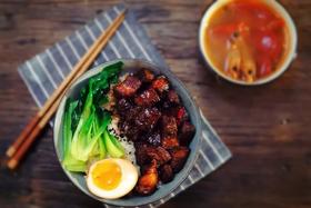 吃卤肉饭，正宗的都是这么做的！ 