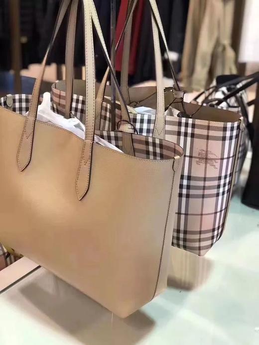 限时特价:burberry/巴宝莉 战马格纹双面托特包 购物袋 手提包 买一个