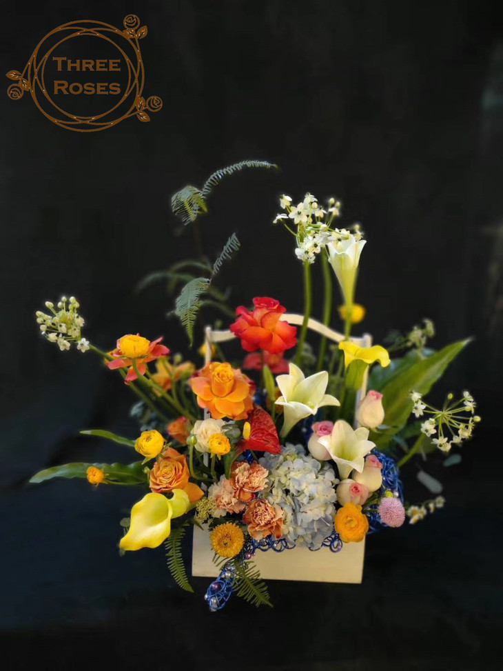 6枝 南非花材混搭 紫霞仙子6枝 戴安娜6枝 绣球(蓝)1枝 尤加利 花语