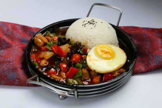 香辣鸡丁铁板烧
