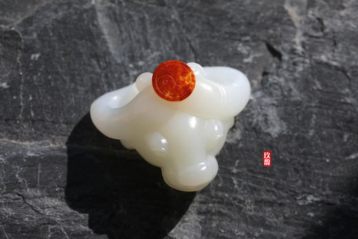 和田玉(羊脂玉)挂件-八卦牛头31.08g