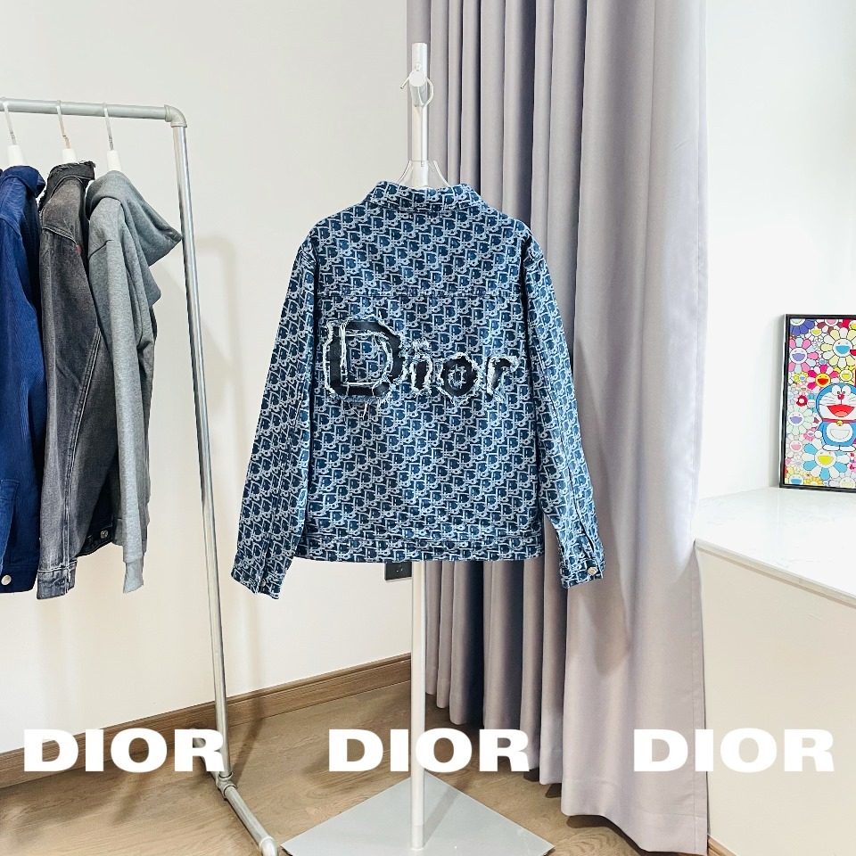 迪奥dior21ss新款满印提花logo后背重工破坏字母款牛仔夹克外套