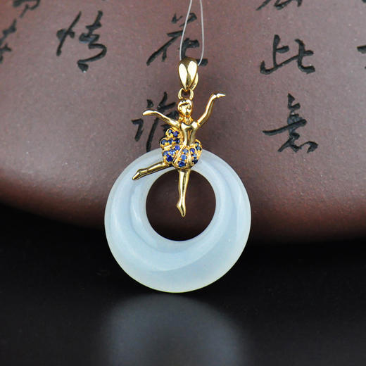 玉玲珑 和田玉金镶玉吊坠18k金雨翩翩起舞 - 玉玲珑珠宝商城