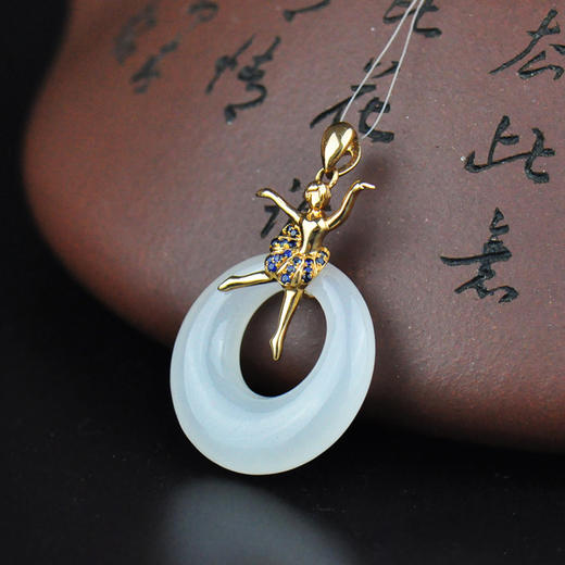 玉玲珑 和田玉金镶玉吊坠18k金雨翩翩起舞 - 玉玲珑珠宝商城