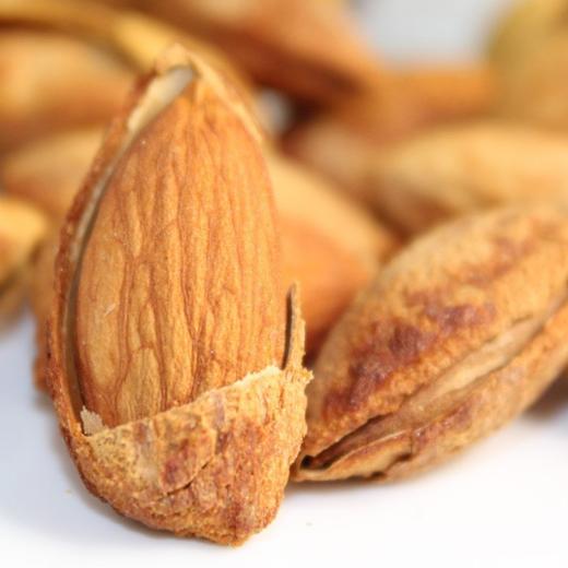 新疆优质巴旦木原味奶香五香椒盐龙果