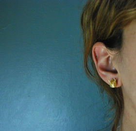 每周特惠！希腊设计师－Kiss the frog－女王的金色皇冠 不对称耳钉 现货