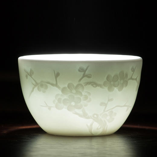 【为思礼】梅兰竹菊 鸡缸杯 青白瓷浅浮雕  手工雕刻礼盒装 商品图1