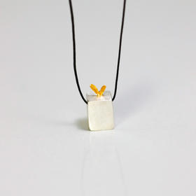 Kiss the Frog－满载爱的小箱子 项链［希腊设计师］