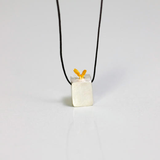 Kiss the Frog－满载爱的小箱子 项链［希腊设计师］ 商品图0