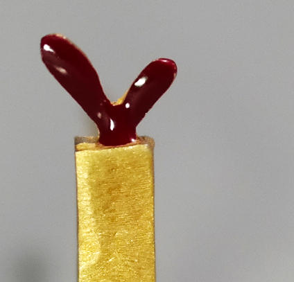 Kiss the Frog－不对称爱心火柴 耳钉（金色）［希腊设计师］ 商品图1