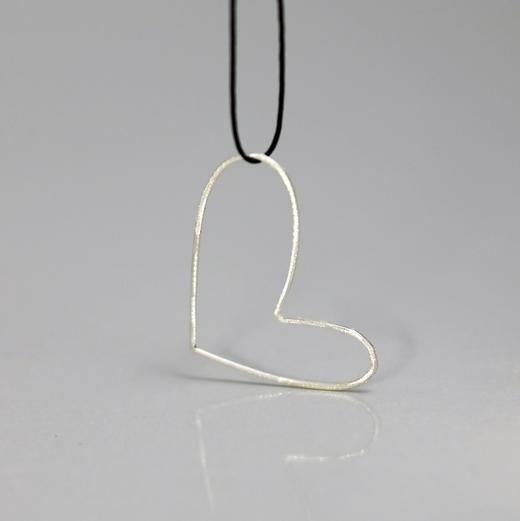 Kiss the Frog－线条透彻爱心 项链［希腊设计师］ 商品图0