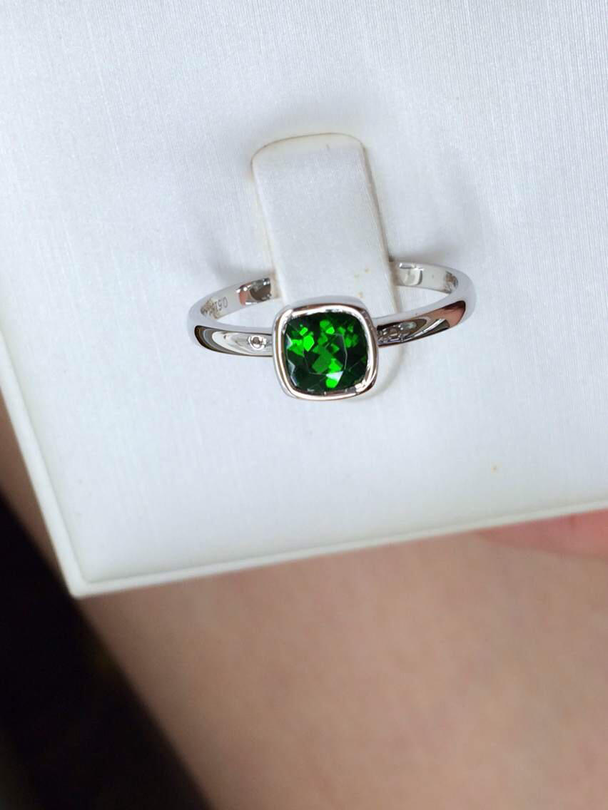 18k金绿色透辉石戒指