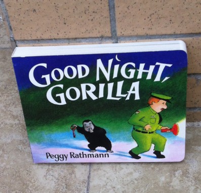 英文原版儿童绘本Good Night, Gorilla 晚安,大猩猩 纸板书送视频适合0-3岁入门启蒙