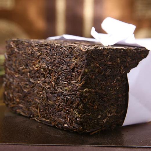 厚道做人地道做茶 吉顺号普洱厚道生砖茶2000g大砖 包邮 商品图3