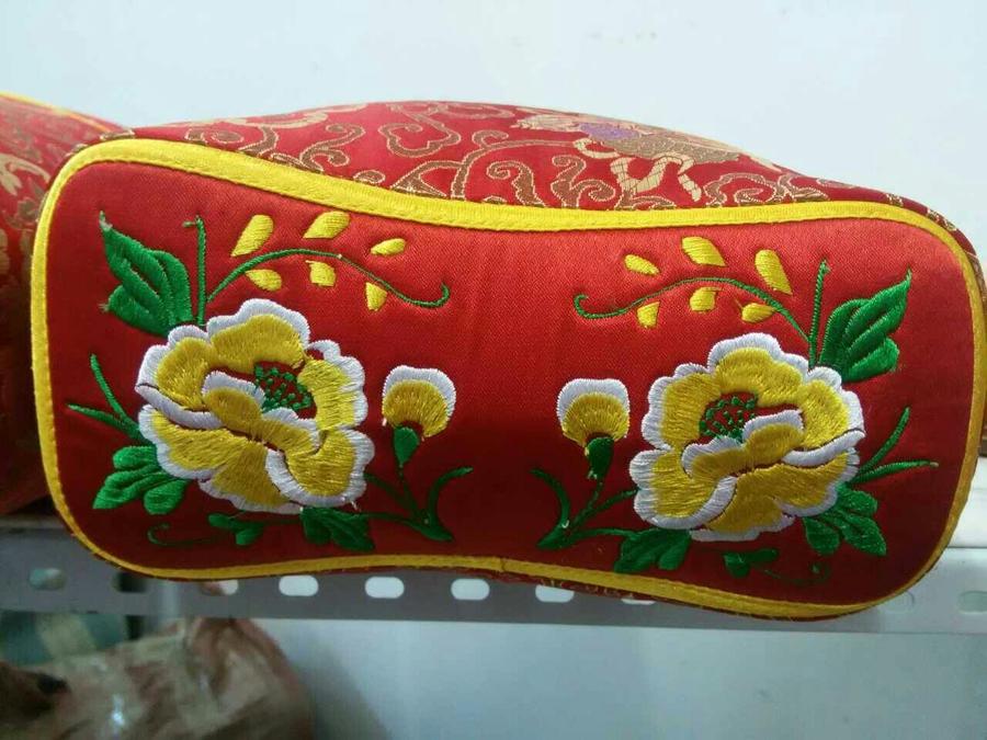 庆阳纯手工绣花枕头 结婚枕 高档吉祥礼品健康 老年枕头