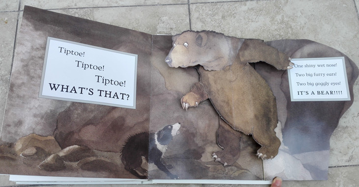 we're going on a bear hunt一起去猎熊儿童原版绘本立体书