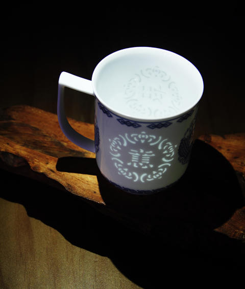 景德镇 陶瓷 国瓷红叶 玉兰（玲珑）单杯 商品图0