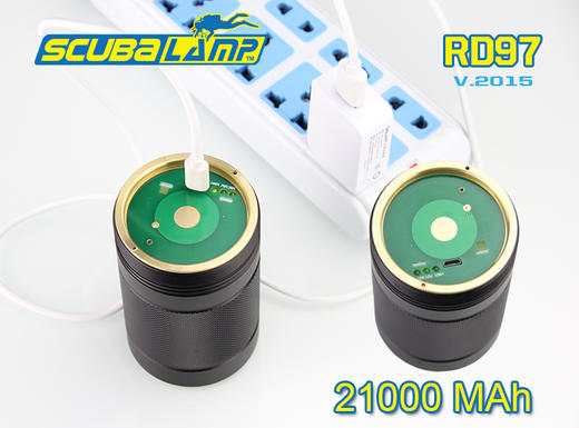 SCUBALAMP RD97 强光潜水手电筒 4个CREE LED 4000流明 专配电池包 7*18650 USB充电 21000毫安 高亮 6小时 超长工作时间 100米潜水  商品图1
