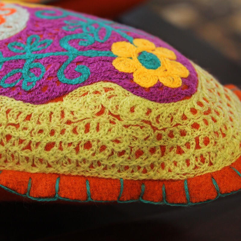 印度绣线羊毛蝴蝶靠垫