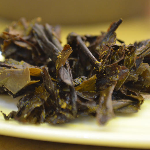 年货节｜安化黑茶·手筑茯砖王，2024年安化云台山大叶种原料手工筑制而成，金花茂盛，菌香馥郁，汤色橙红透亮，滋味醇厚饱满甜润，长期饮用有助调节三高及免疫力，规格1000g*1盒 商品图4