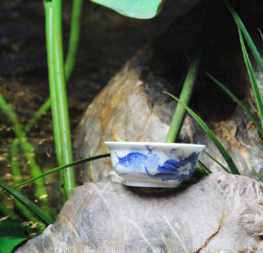 景德镇陶瓷 国瓷红叶 8头手绘青花茶具莲贵图 商品图1