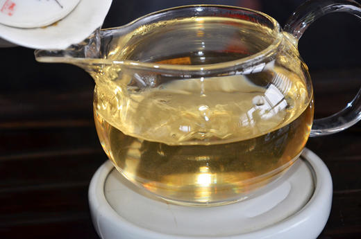 2015年神荼古树茶（坝歪头春古树茶压制） 商品图3