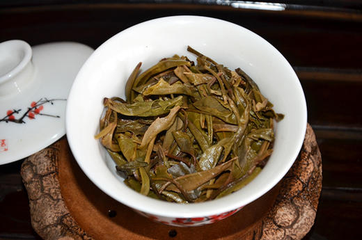 2015年神荼古树茶（坝歪头春古树茶压制） 商品图5