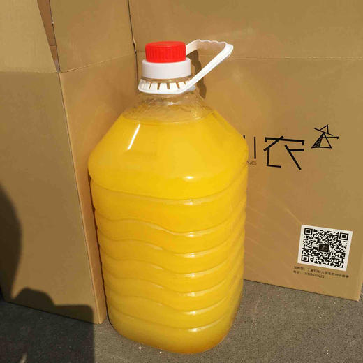 无农药古法压榨纯花生油，人工精心挑选饱满粒大的花生，香味浓郁 商品图1