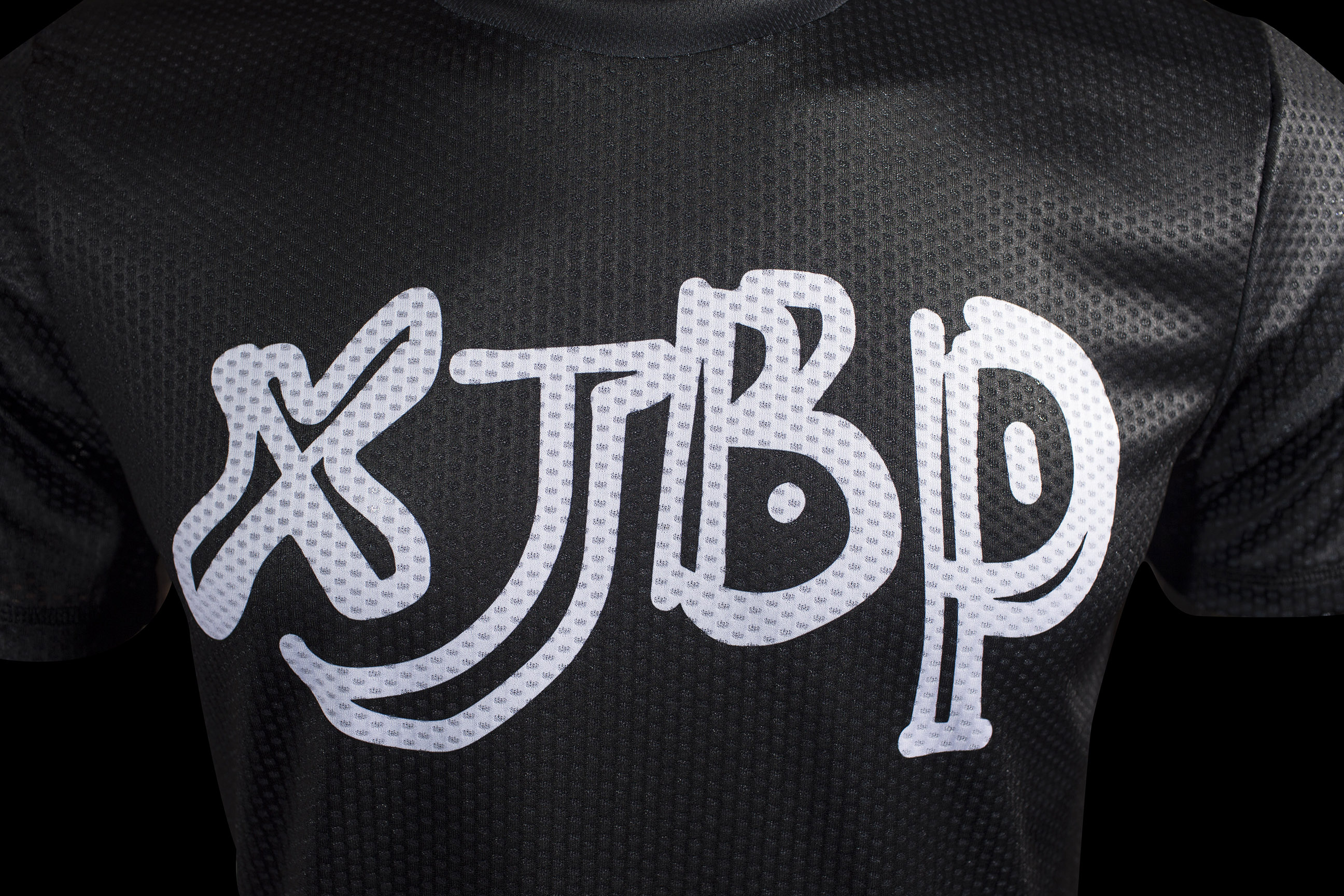 严素跑步TEE,XJBP中国百马俱乐部特别版,男款特价不退换,轻量 短袖T恤 速干快干 透气