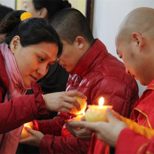 2016年释迦牟尼佛圣诞浴佛节供灯共修活动