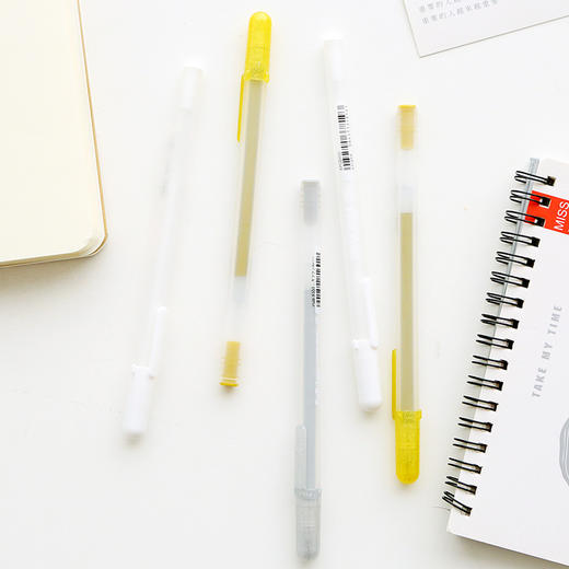 日本文具sakura樱花高光笔白笔波晒笔diy手绘设计黑卡纸白线笔