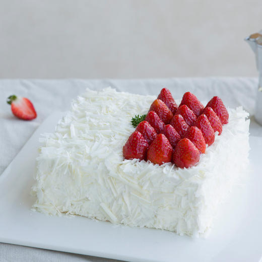 【蛋糕特惠专区 128元】榴恋草莓蛋糕 榴莲+草莓的完美结合 红与白的最佳搭配！2磅 （宜都） 商品图1