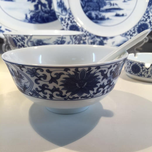 景德镇 陶瓷 国瓷红叶 28头开某光山水中餐具 商品图2