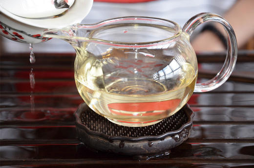【古法活态】2015年有滋生茶357克饼茶 商品图4