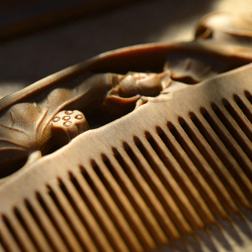 周广胜绿檀木梳，一把滋养 头发 的梳子，檀木油脂，润发细无声 商品图1